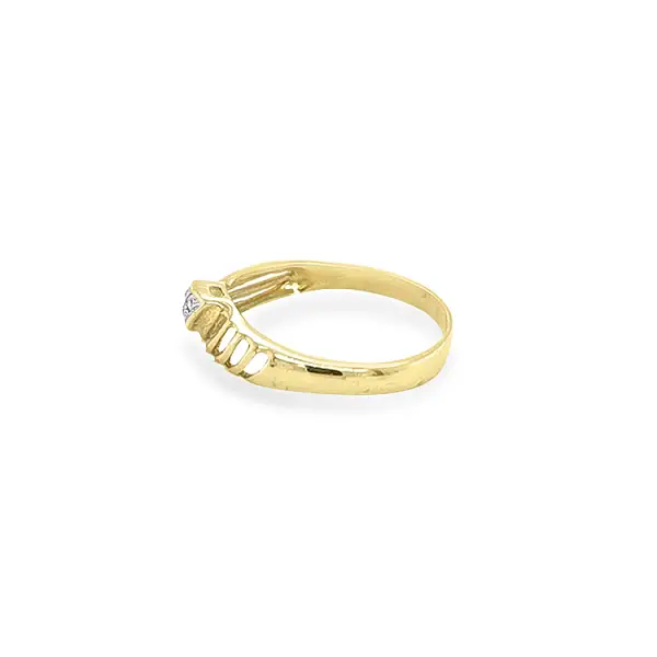 Золотое кольцо с цирконами