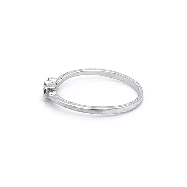 Кольцо с цирконами из белого золота