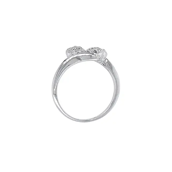 Золотое кольцо в форме сердца с цирконами