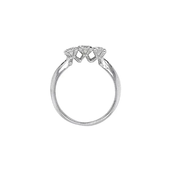 Золотое кольцо с цирконами