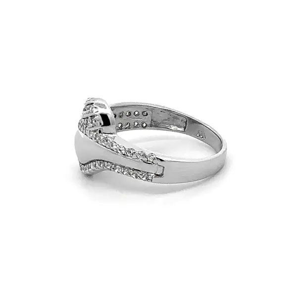 Кольцо с цирконами из белого золота