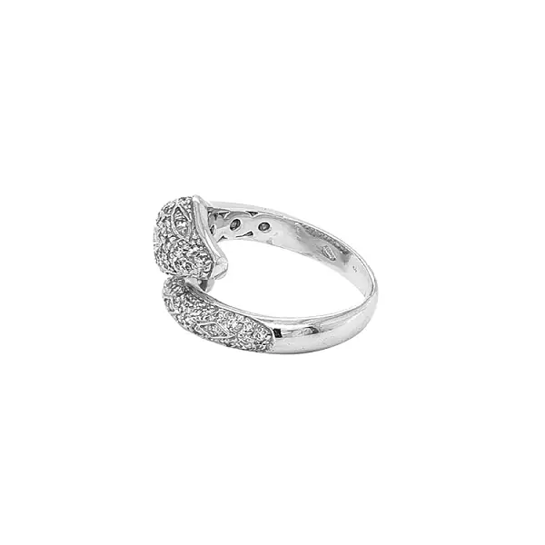 Золотое кольцо с цирконами