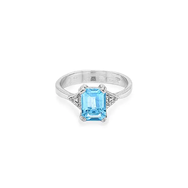 Золотое кольцо с голубым камнем