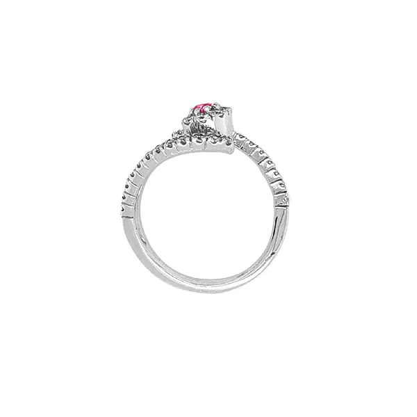 Золотое кольцо с цветными камнями