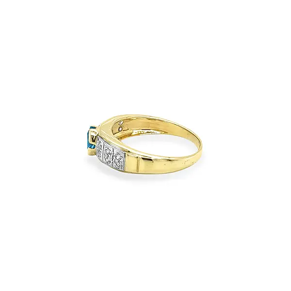 Золотое кольцо с цветными цирконами