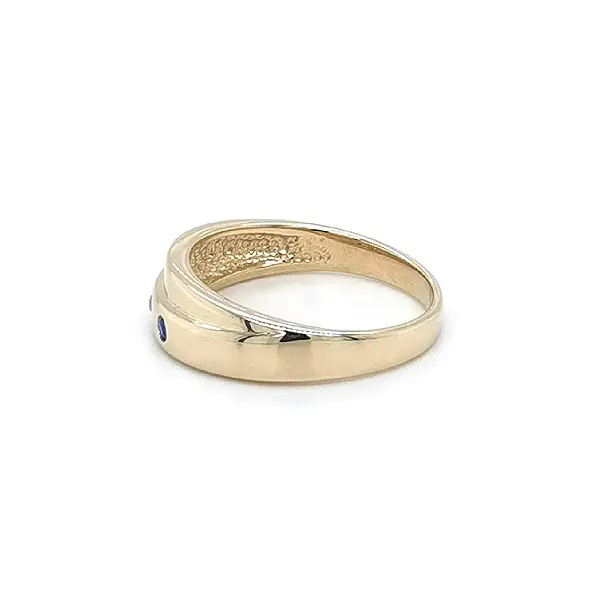 Золотое кольцо с цветными камнями