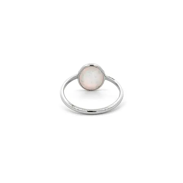 Кольцо с опалом из белого золота