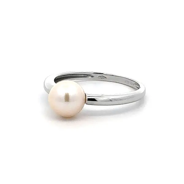Кольцо с жемчужиной из белого золота