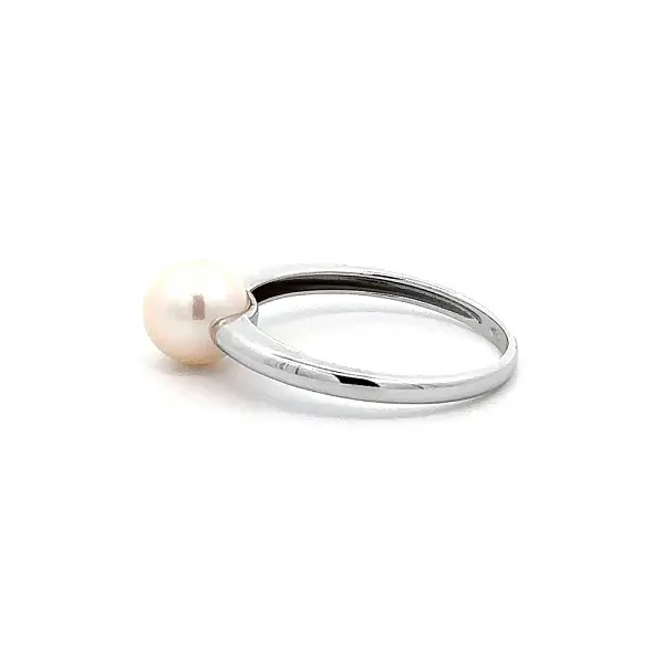 Кольцо с жемчужиной из белого золота