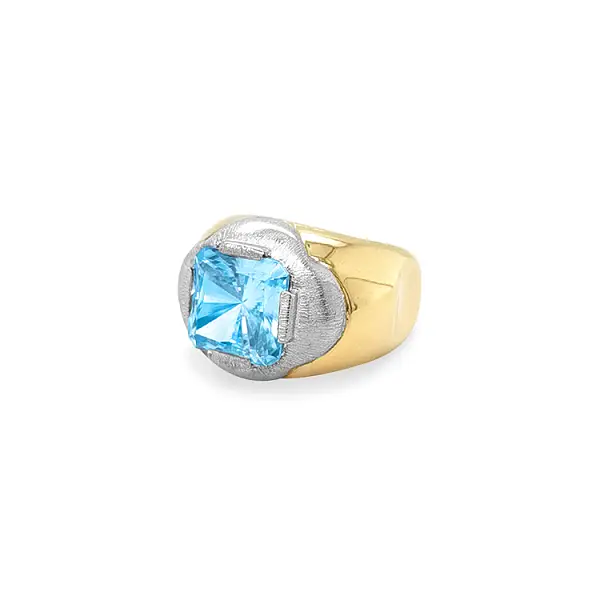 Золотое кольцо с голубым камнем