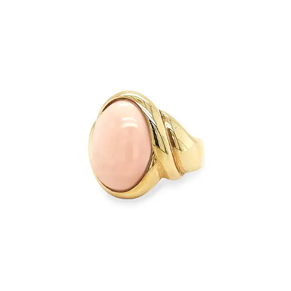 Золотое кольцо с кораллом