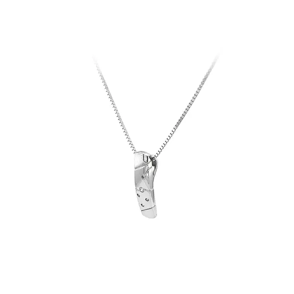 Кулон с цирконами из белого золота