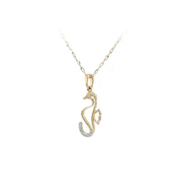 Золотая подвеска Морской конек с цирконами