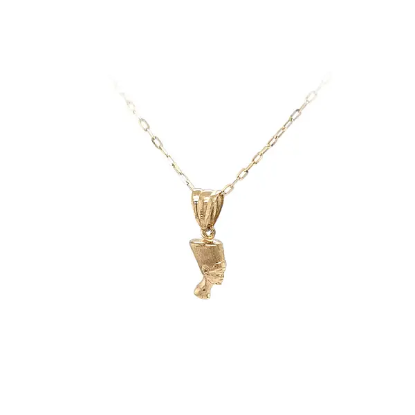 Золотая подвеска Нефертити