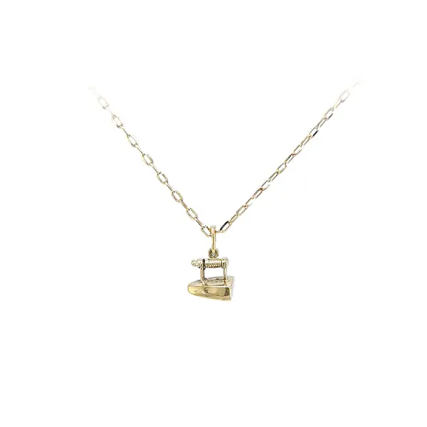 Золотой кулон из железа