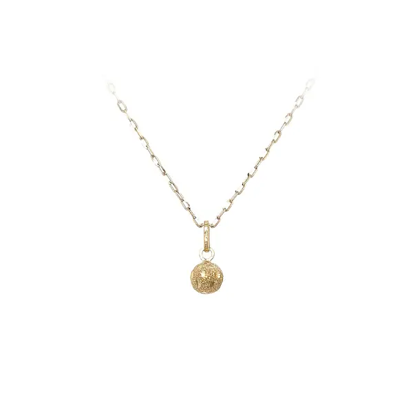 Золотой кулон с изображением пули