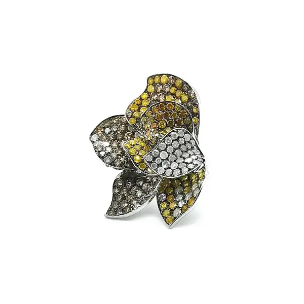 Золотое кольцо с цветными бриллиантами