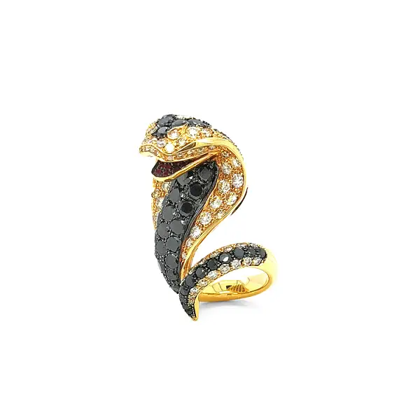 Золотое кольцо с черными и белыми бриллиантами