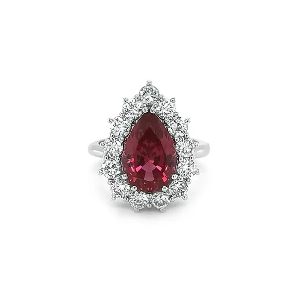 Золотое кольцо с красной шпинелью и бриллиантами