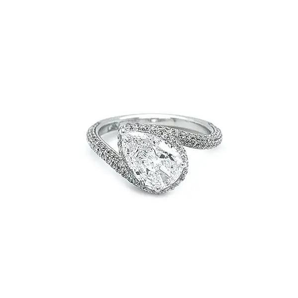 Золотое кольцо с бриллиантами