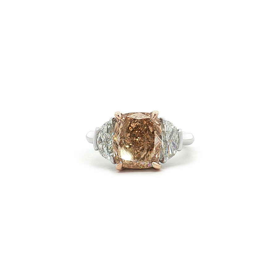 Золотое кольцо с бриллиантом Fancy Brown и драгоценными камнями