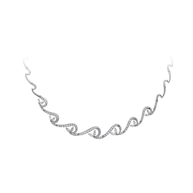 Элегантное женское колье из белого золота с фианитами