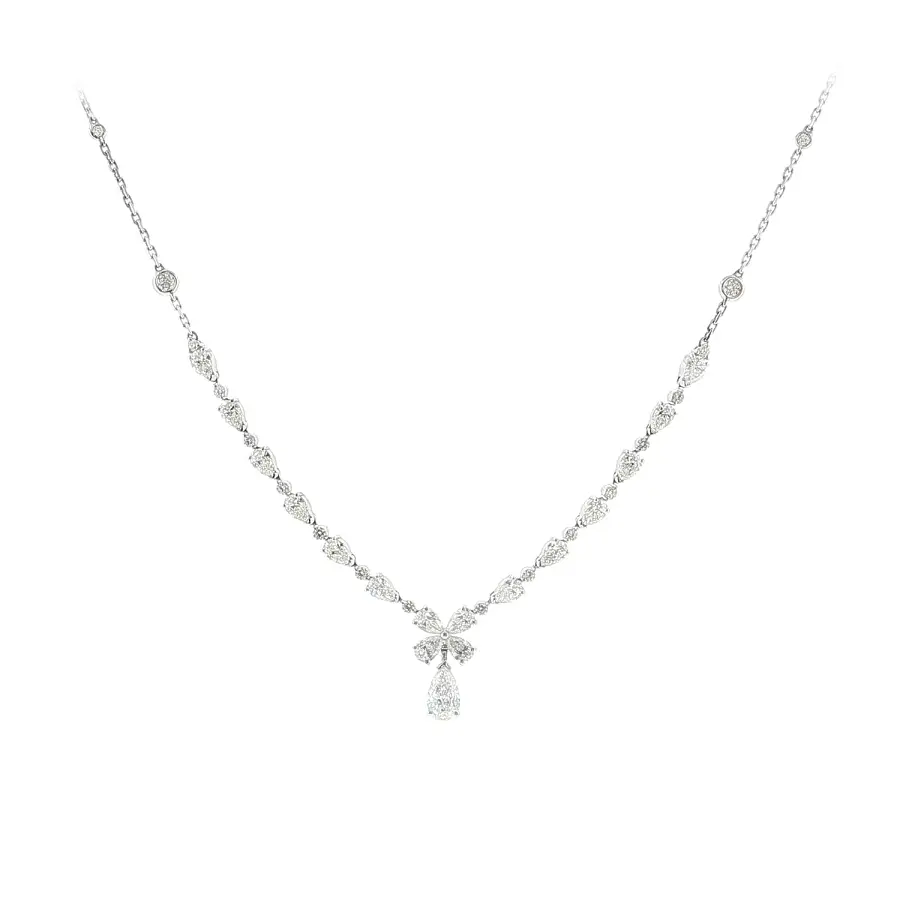 Золотое колье с бриллиантами