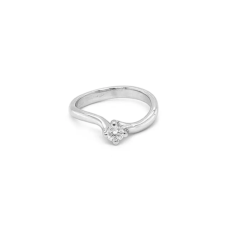 Золотое обручальное кольцо с бриллиантом