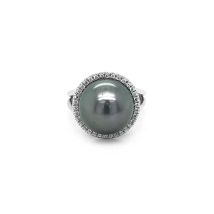 Золотое кольцо с натуральным жемчугом и бриллиантами