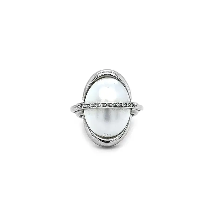 Золотое кольцо с жемчугом и бриллиантами