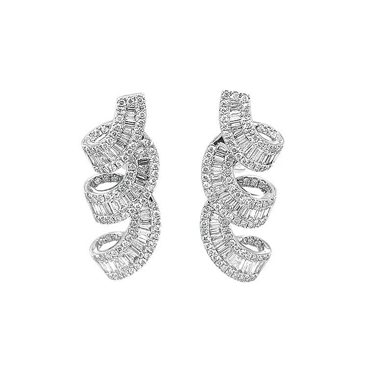 Золотые серьги с бриллиантами