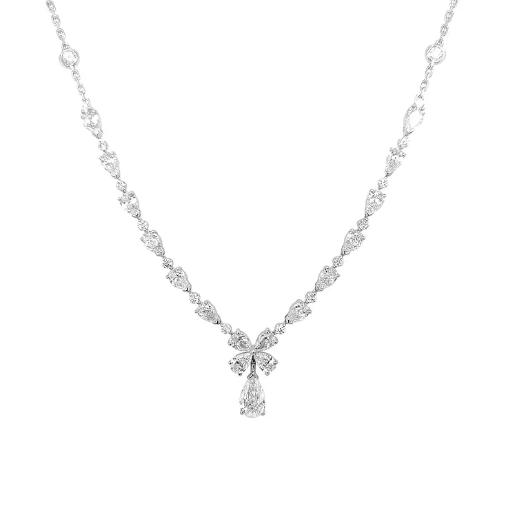 Золотое колье с бриллиантами