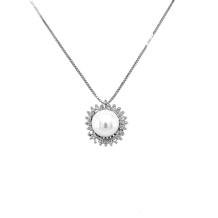 Золотая подвеска с натуральным жемчугом и бриллиантами