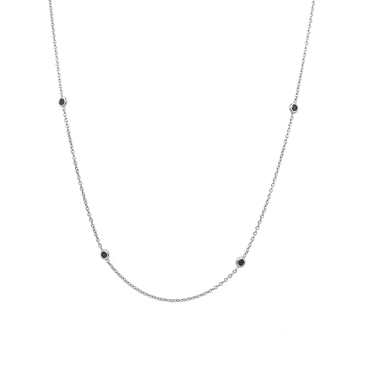 Золотая цепочка с черными камнями