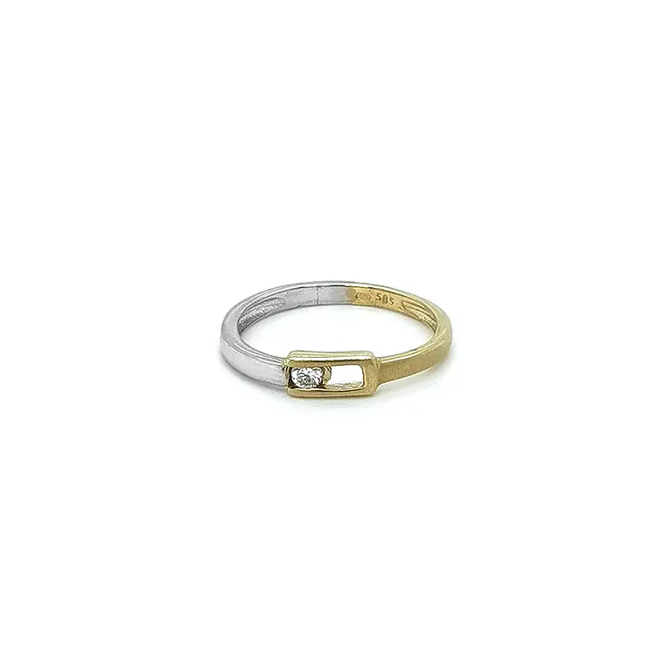 Кольцо с цирконом из комбинированного золота