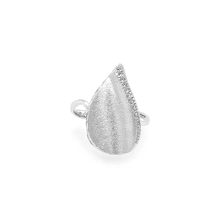 Золотое кольцо с цирконами