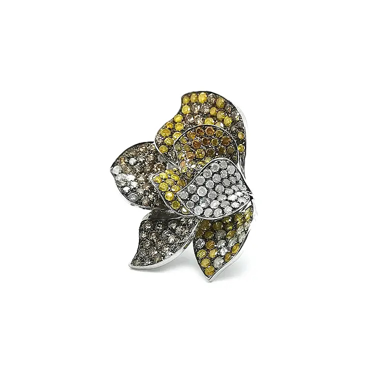 Золотое кольцо с цветными бриллиантами