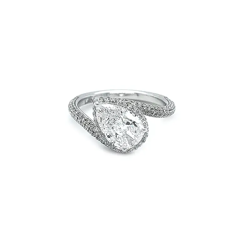 Золотое кольцо с бриллиантами