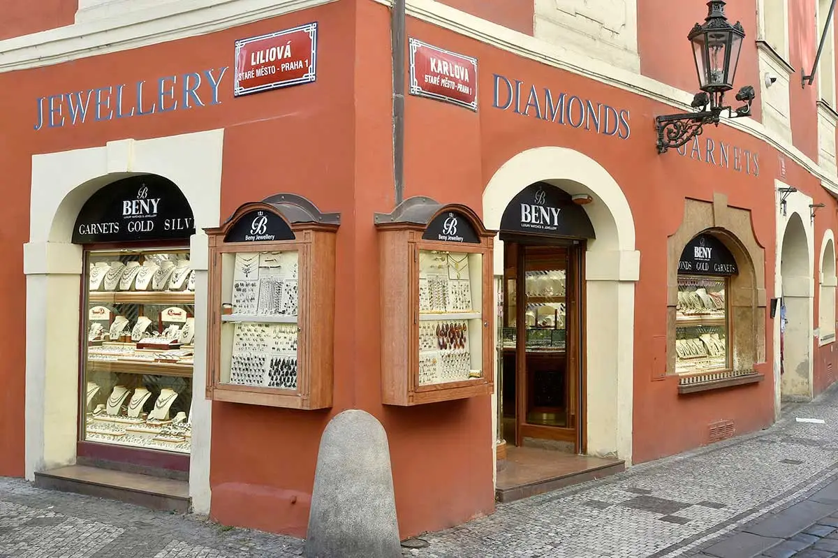 Расширение в сердце Праги: новый филиал на улице Карлова