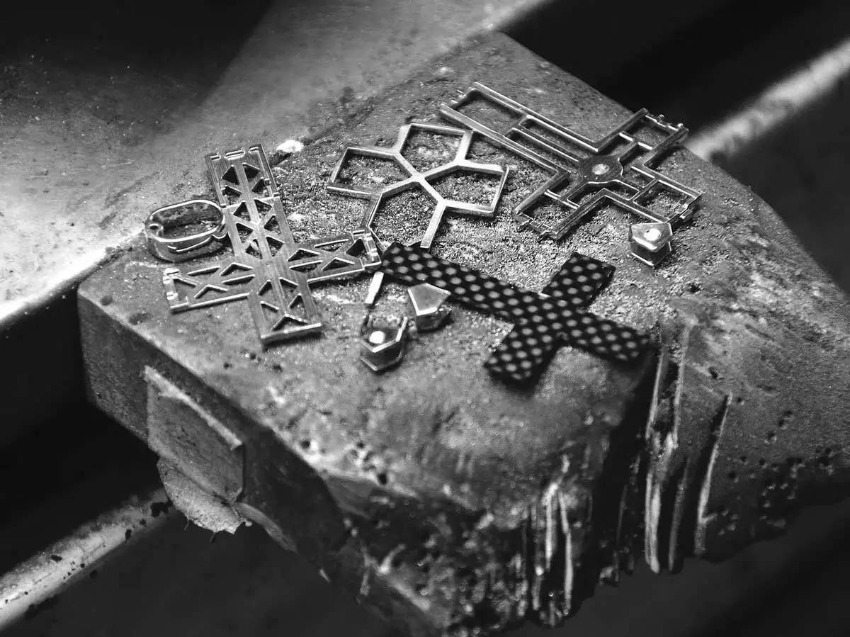 Золотой мужской браслет Baraka BR302101