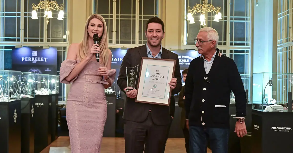 Zenith Defy Skyline побеждает в номинации 'Часы года